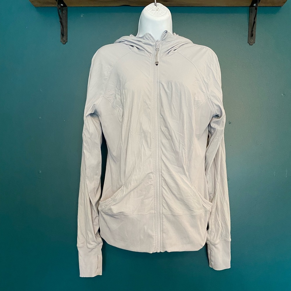 VGUC Lululemon In Flux Ruched Jacket Light Silver Blue w/ Hood and Thumbholes
